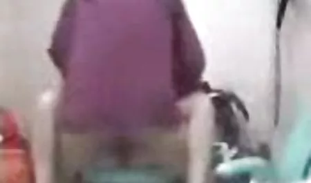 여자 포르노 성숙한 털이 빛을 가진 장면