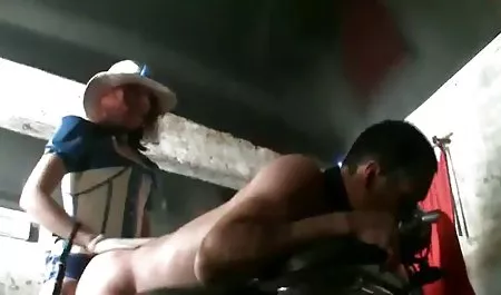 3 뜨거운 성숙한 스타킹에서 포르노 엉덩이를 털이 음부